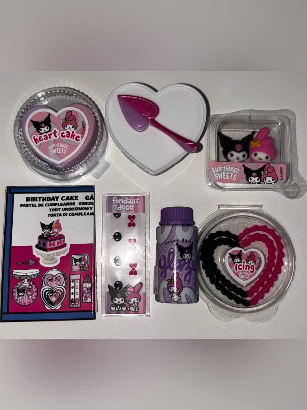 Miniverse Hello Kitty Series 2 Birthday Cake